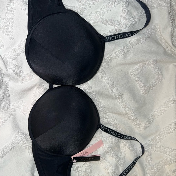 New Victoria Secrets Bra - Picture 1 of 4